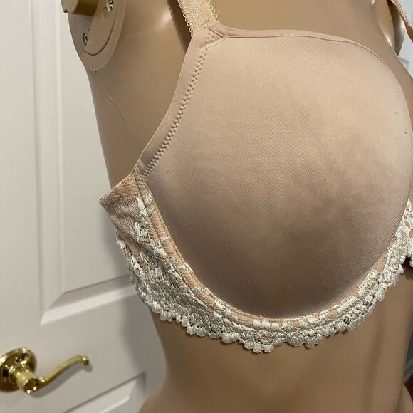 Wacoal 38D bra, champagne beige with lace trim and straps - Picture 3 of 6